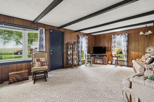 58655 Penn Road, Cassopolis, MI 49031