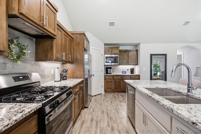 13828 S 21st Street E, Bixby, OK 74008