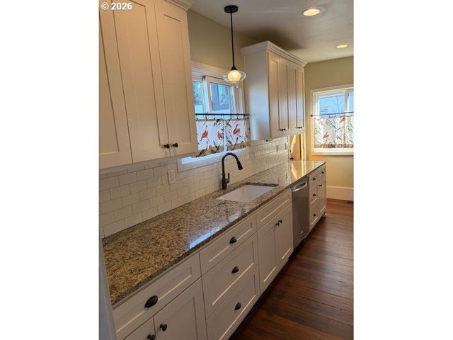 174 Ne 4TH Ave, Hillsboro, OR 97124