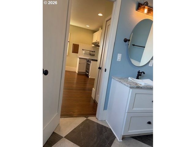 174 Ne 4TH Ave, Hillsboro, OR 97124