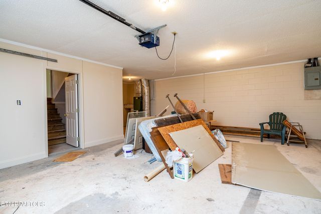 2521 W Old Topside Rd, Louisville, TN 37777