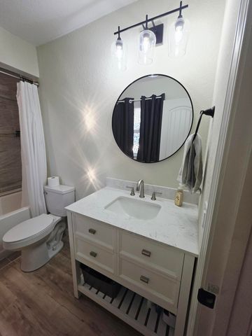 7305 N WISHING WELL DR, Columbia, MO 65202