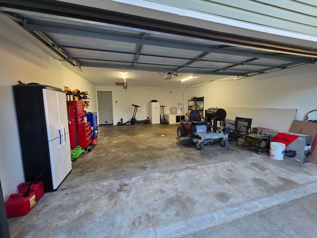 7305 N WISHING WELL DR, Columbia, MO 65202