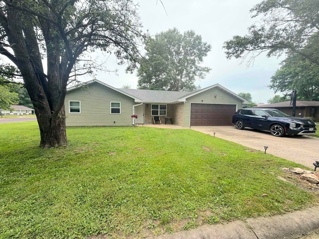7305 N WISHING WELL DR, Columbia, MO 65202