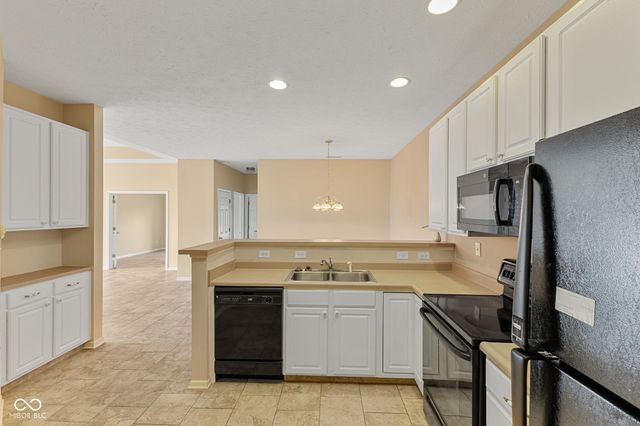 2815 Grandview Lane, Greenwood, IN 46143