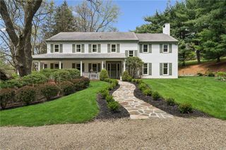 552 Backbone Rd, Sewickley Heights, PA 15143