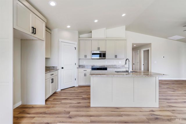 452 Rock Dove Loop, Twin Falls, ID 83301