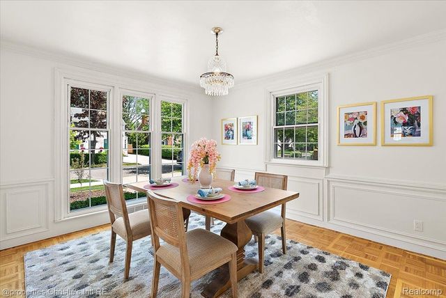 73 Meadow Lane, Grosse Pointe Farms, MI 48236