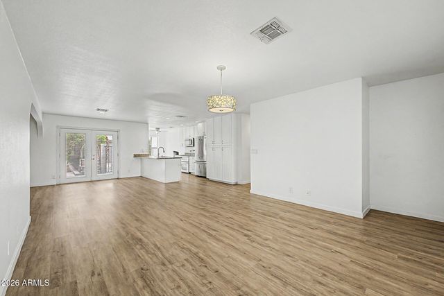 2102 W Utopia Road, Phoenix, AZ 85027