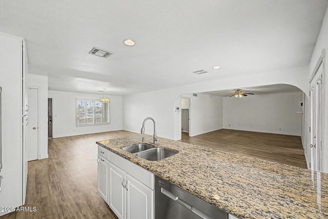 2102 W Utopia Road, Phoenix, AZ 85027