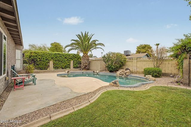 2102 W Utopia Road, Phoenix, AZ 85027