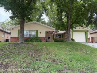 12204 Bear Creek Lane, Hudson, FL 34667