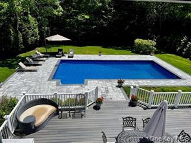 24 Bridle Path, Westhampton Beach, NY 11978