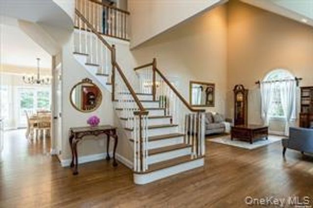 24 Bridle Path, Westhampton Beach, NY 11978