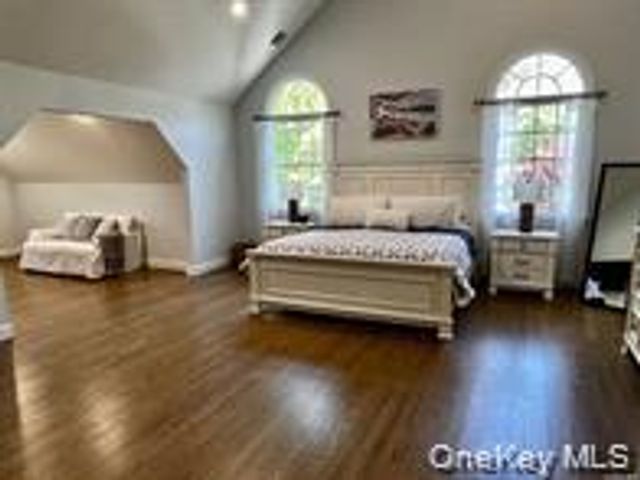 24 Bridle Path, Westhampton Beach, NY 11978
