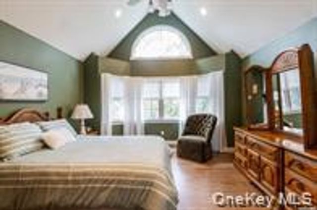 24 Bridle Path, Westhampton Beach, NY 11978