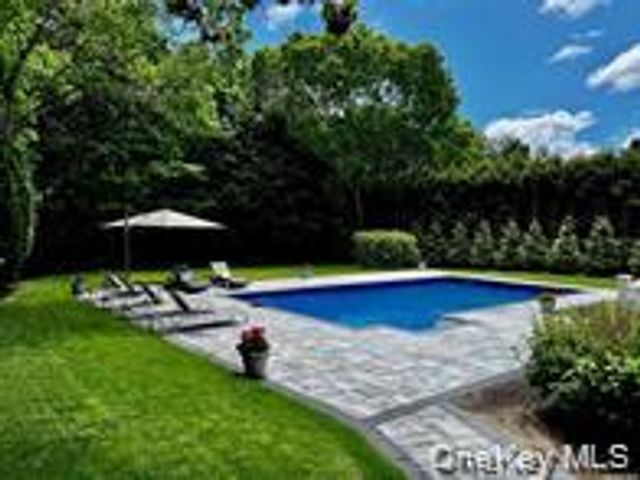 24 Bridle Path, Westhampton Beach, NY 11978
