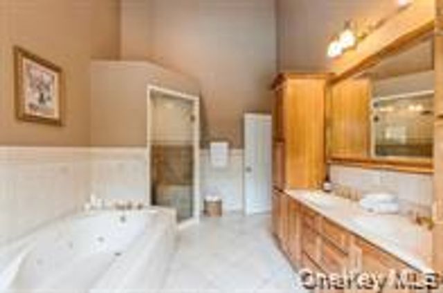 24 Bridle Path, Westhampton Beach, NY 11978