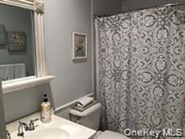 24 Bridle Path, Westhampton Beach, NY 11978