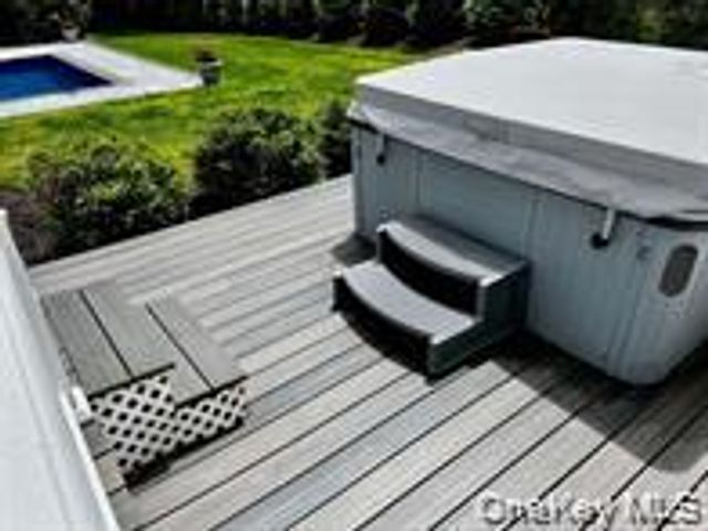 24 Bridle Path, Westhampton Beach, NY 11978
