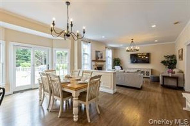 24 Bridle Path, Westhampton Beach, NY 11978