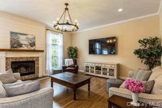 24 Bridle Path, Westhampton Beach, NY 11978