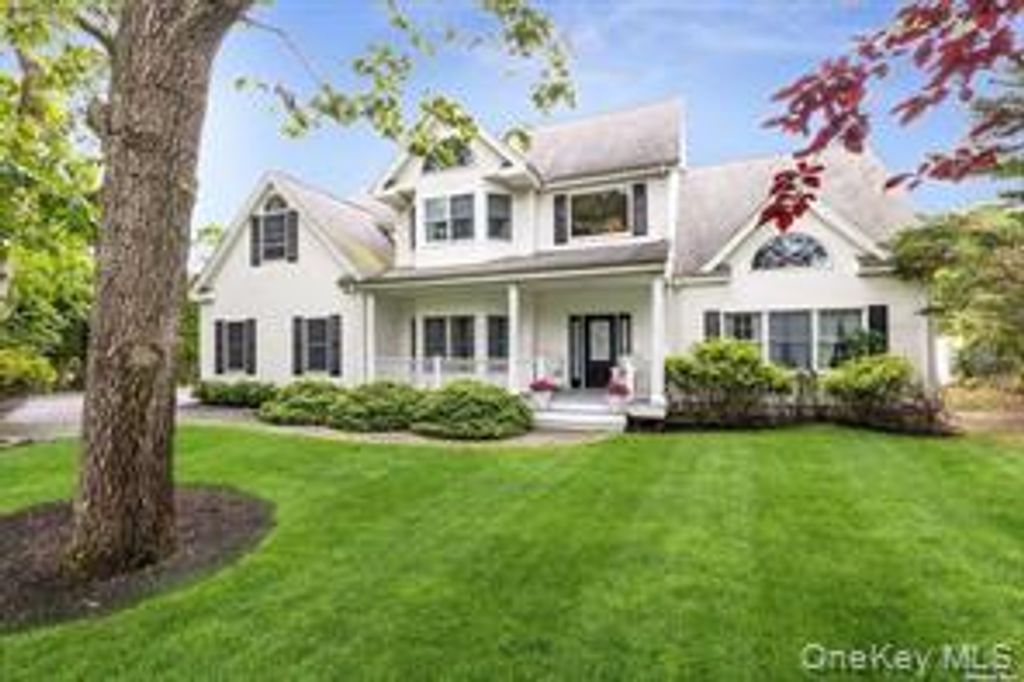 24 Bridle Path, Westhampton Beach, NY 11978