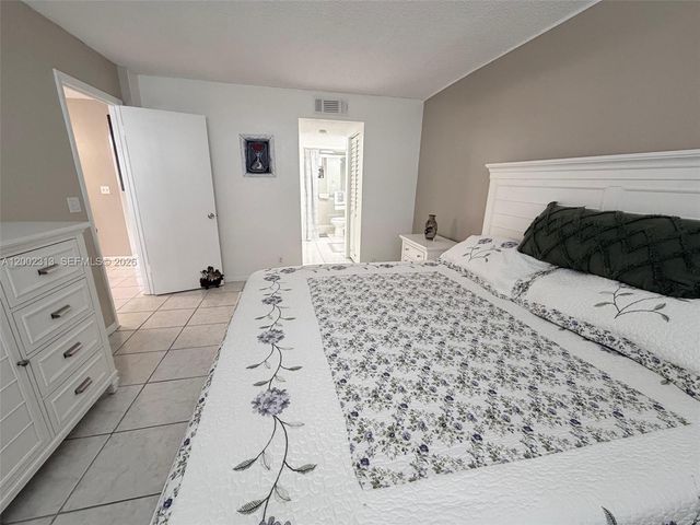 3040 Holiday Springs Boulevard 110, Margate, FL 33063
