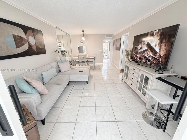 3040 Holiday Springs Boulevard 110, Margate, FL 33063