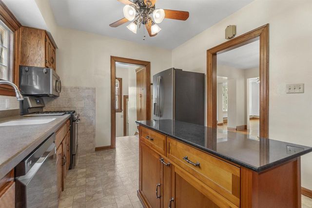 1823 COLLEGE AVENUE, Racine, WI 53403