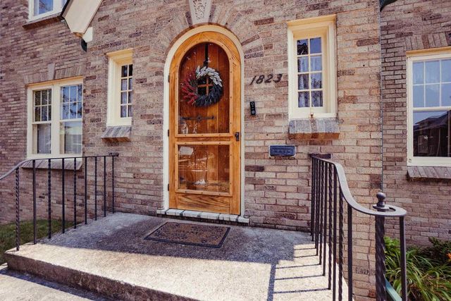 1823 COLLEGE AVENUE, Racine, WI 53403