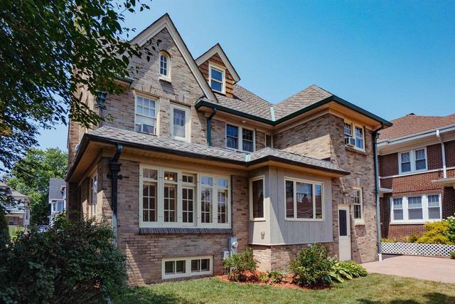 1823 COLLEGE AVENUE, Racine, WI 53403