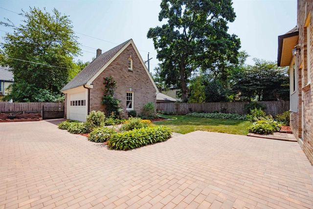 1823 COLLEGE AVENUE, Racine, WI 53403