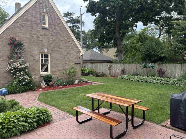 1823 COLLEGE AVENUE, Racine, WI 53403