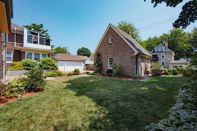1823 COLLEGE AVENUE, Racine, WI 53403