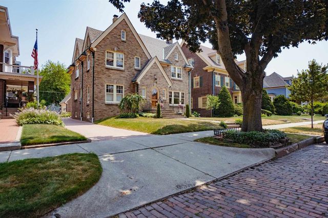 1823 COLLEGE AVENUE, Racine, WI 53403