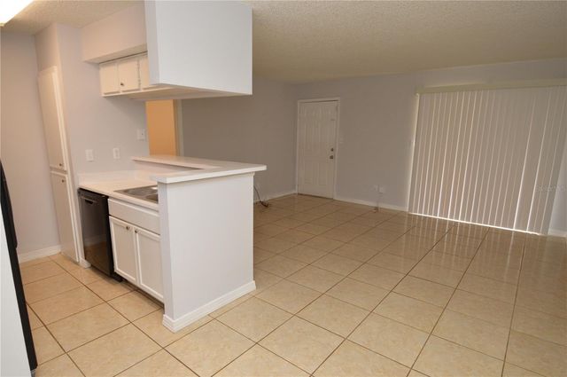 8643 MALLARD RESERVE DRIVE 104, Tampa, FL 33614
