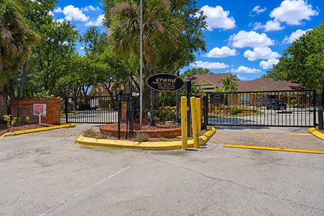 8643 MALLARD RESERVE DRIVE 104, Tampa, FL 33614