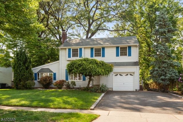 557 Monroe Ct, River Edge Boro, NJ 07661
