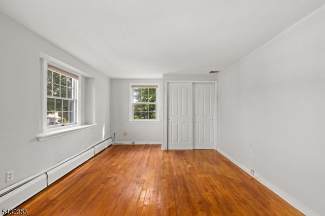 557 Monroe Ct, River Edge Boro, NJ 07661