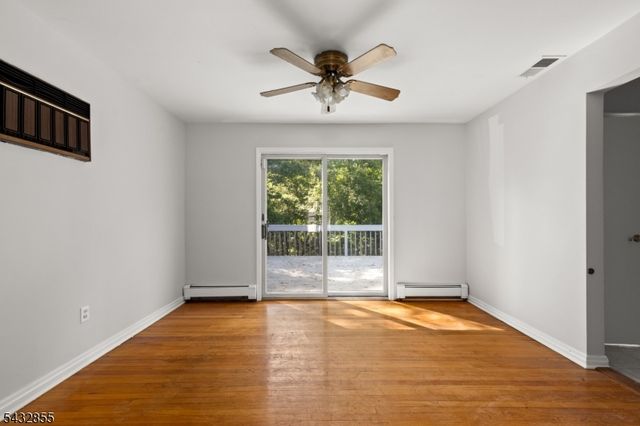 557 Monroe Ct, River Edge Boro, NJ 07661