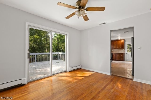 557 Monroe Ct, River Edge Boro, NJ 07661
