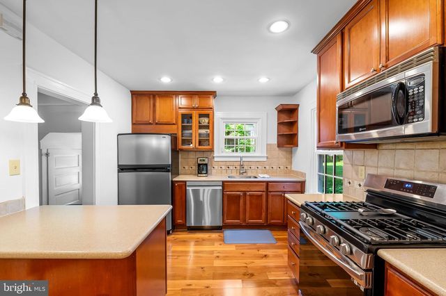 206 E LAKE AVE, Baltimore, MD 21212