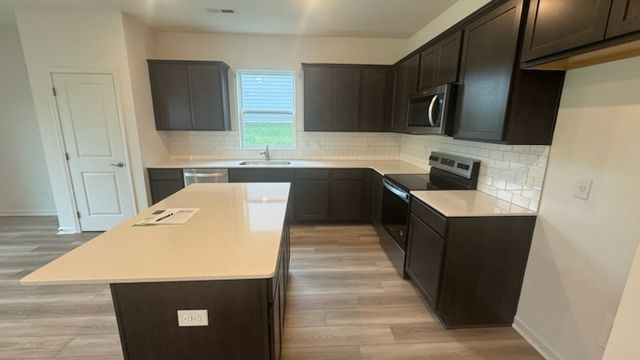 4012 Sadie St, Columbia, TN 38401