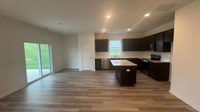 4012 Sadie St, Columbia, TN 38401