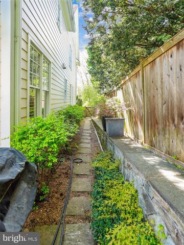 5601 BROAD BRANCH RD NW, Washington, DC 20015