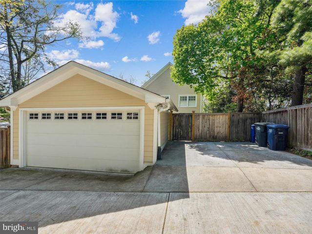 5601 BROAD BRANCH RD NW, Washington, DC 20015