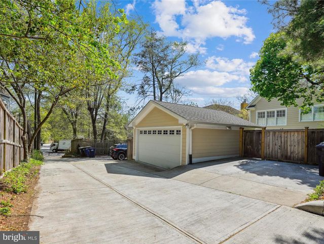 5601 BROAD BRANCH RD NW, Washington, DC 20015