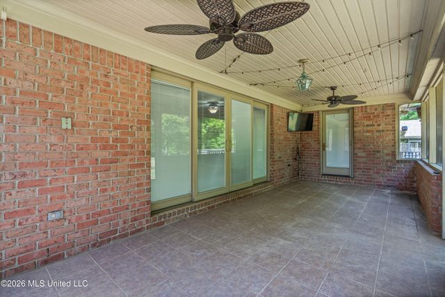 538 Fairway Oaks Drive, Hernando, MS 38632