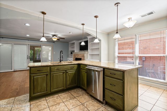 538 Fairway Oaks Drive, Hernando, MS 38632